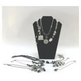 CUSTUME JEWELRY NECKLACES (9)