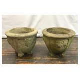 2 concrete planters