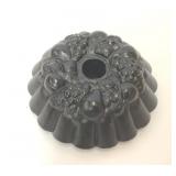 1980s JOHN WRIGHT CAST IRON FRUIT TOP BUNDT PAN