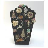 VINTAGE BROOCH COLLECTION