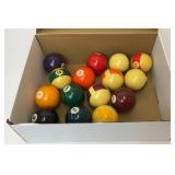 SET OF 15 VTG POOL BALLS