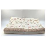 BETTER HOMES & GARDENS FLORAL SCALLOP EDGE QUILT