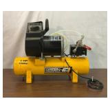 CAMPBELL HAUSFELD 3 GALLON PORTABLE AIR COMPRESSOR