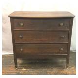 ANTIQUE WOODEN THREE DRAWER CHEST OF DRAWERS