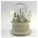 SMITHSONIAN WASHINGTON DC SNOW GLOBE