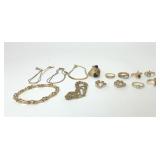 ASSORTED GOLD TONE FASHION JEWELRY RINGS BRACELETS