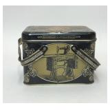 VTG SINGER SEWING MACHINE TIN WITH SEWING ITEMS