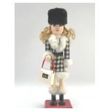 SHOPPING NUTCRACKER