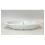 VTG PYREX MILK GLASS 1.5QT OVAL DIVIDED DISH