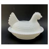 1950S INDIANA GLASS HEN ON A NEST