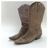 COWBOY BOOTS SIZE 8