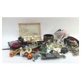 COSTUME JEWELRY ASSORTMENT
