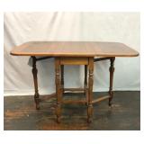 ANTIQUE WOOD GATE LEG DROP LEAF TABLE