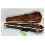 1/2 VIOLIN IN CASE WITH BOW