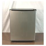 25 x 19 x 19" whirlpool mini fridge