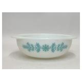 VTG PYREX FROST GARLAND 1.5 QT CASSEROLE