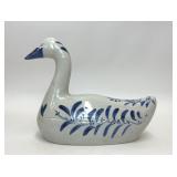 1984 BLUE & WHITE CRACKLE GLAZE CERAMIC SWAN
