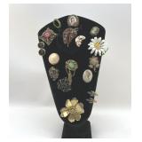 VINTAGE BROOCH COLLECTION