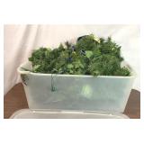 TOTE FULL OF  GARLAND