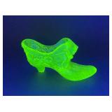 FENTON URANIUM GLASS KITTEN SLIPPER