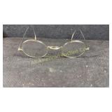 Antique wire rimmed glasses w/lenses, unmarked