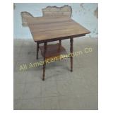 ANTIQUE MAHOGANY PARLOR LAMP TABLE