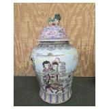 ANTIQUE CHINESE FAMILLE ROSE VASE/GINGER JAR