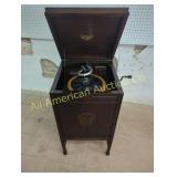ANTIQUE WALNUT VICTORIA TALKING MACHINE