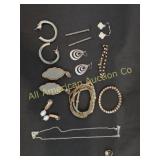 ESTATE JEWELRY LOT WITH A VARIETY OF NICE PIECES