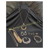 ESTATE JEWELRY LOT WITH A VARIETY OF NICE PIECES