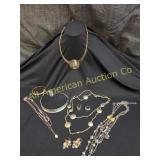 ESTATE JEWELRY LOT WITH A VARIETY OF NICE PIECES