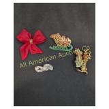 ESTATE  VTG CHRISTMAS LOT OF BROOCHES / PINS