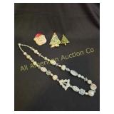 ESTATE CHRISTMAS LOT 3 BROCHES & 1 NECKLACE