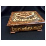 VTG ITALIAN SORRENTO MARQUETRY INLAID MUSIC BOX
