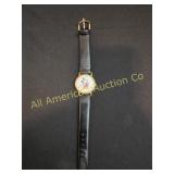 VINTAGE DISNEY LORUS MICKEY MOUSE GOLD TONE WATCH