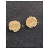 VTG CARVED CHRYSANTHEMUM STUD EARRINGS