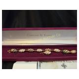 JACQUELINE KENNEDY ROYAL EGG LINK BRACELET