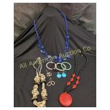 ESTATE JEWELRY LOT WITH A VARIETY OF NICE PIECES