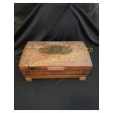VTG ANTIQUE STYLE HAND CARVED CEDAR TRINKET BOX