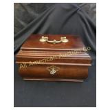 VTG GEORGIAN STYLE WOODEN KEEPSAKE/JEWELRY BOX
