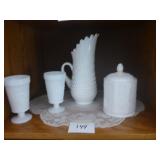 4 Pieces Milkglass