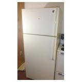 GE Bisque 18 Cubit Ft. Refrigerator with Top...