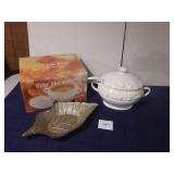 Soup Tureen, Leaf Dish