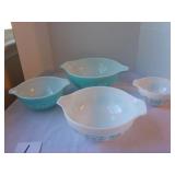 Set of 4 Pyrex Nesting Mixing Bowls