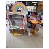 2 doll houses