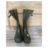 Size 10 menï¿½s lacrosse rubber boots