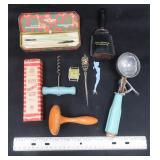 Vintage Lot: Ice Cream Scooper (plastic handle),