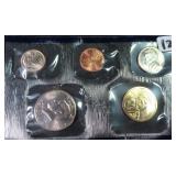 2000-P Mint Set with Sacagawea and Kennedy