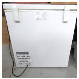 NO SHIP: Insignia Model NS-CZ50WH6 Chest Freezer