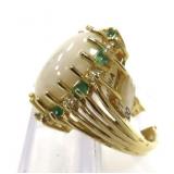 14K Gold Ring with 7ct Opal surrounded by